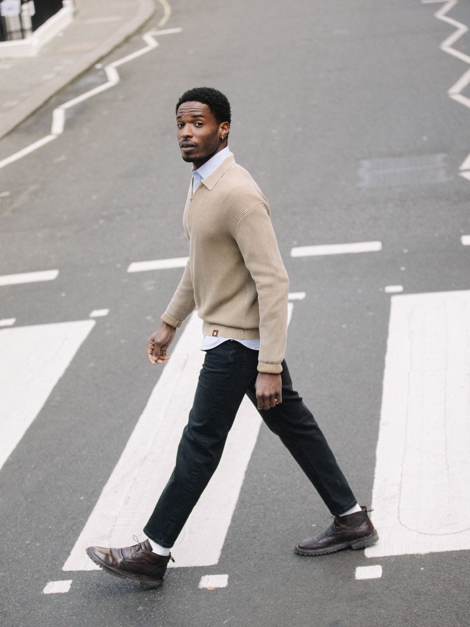 Modelshot / Black Denim / Detail